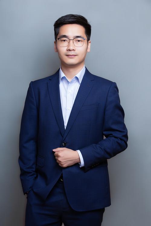 韩发英 包装与印刷设计负责人